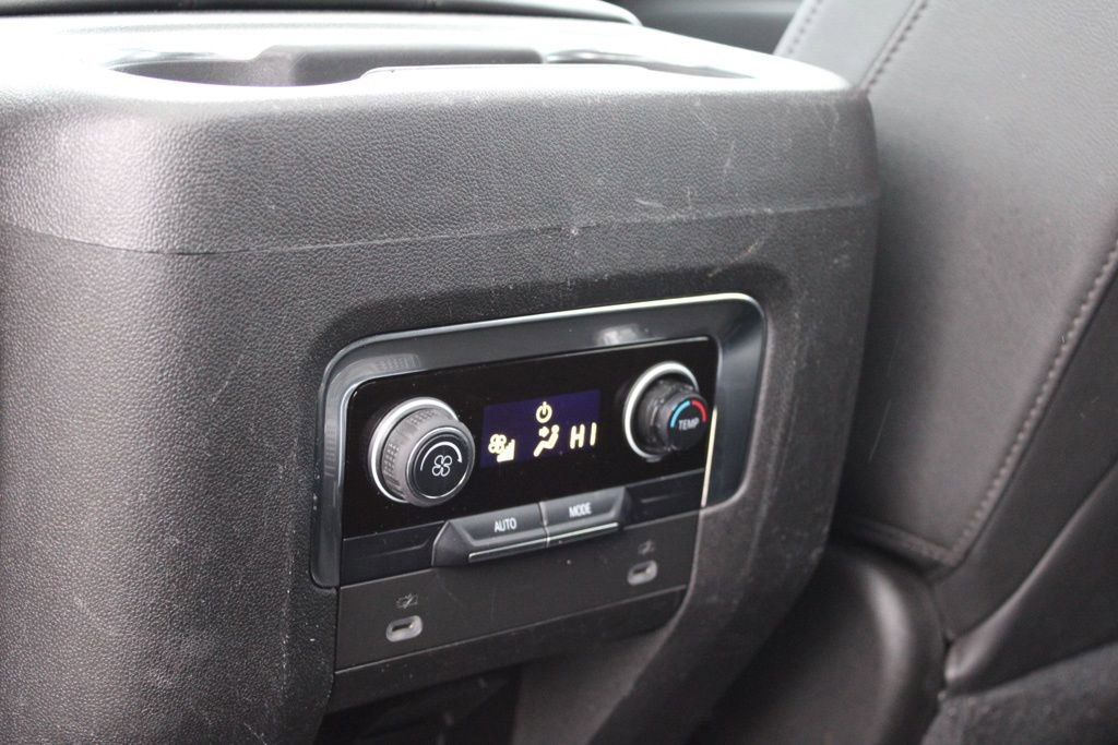 Used 2021 Chevrolet Suburban LT image 28
