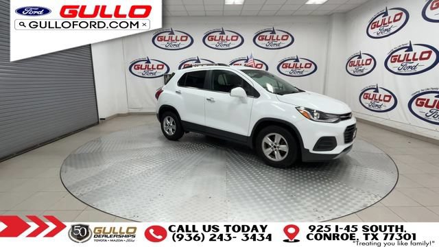 Used 2017 Chevrolet Trax LT w/ LT Convenience Package FWD image 2