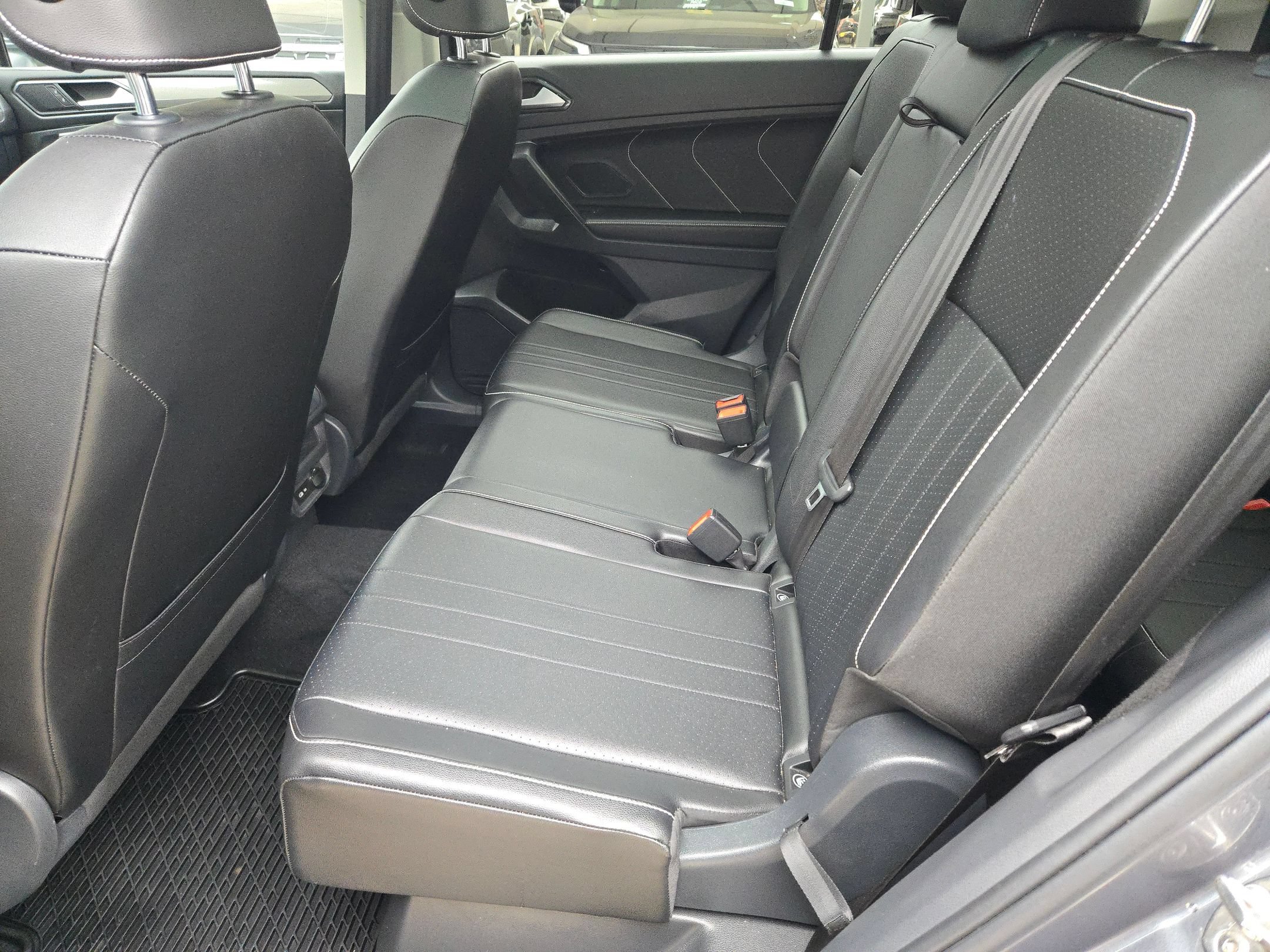 Used 2022 Volkswagen Tiguan SE FWD image 14