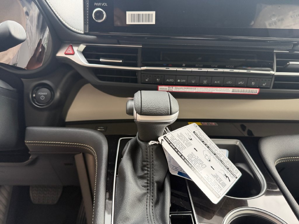 New 2026 Toyota Sienna Limited AWD/4WD image 11