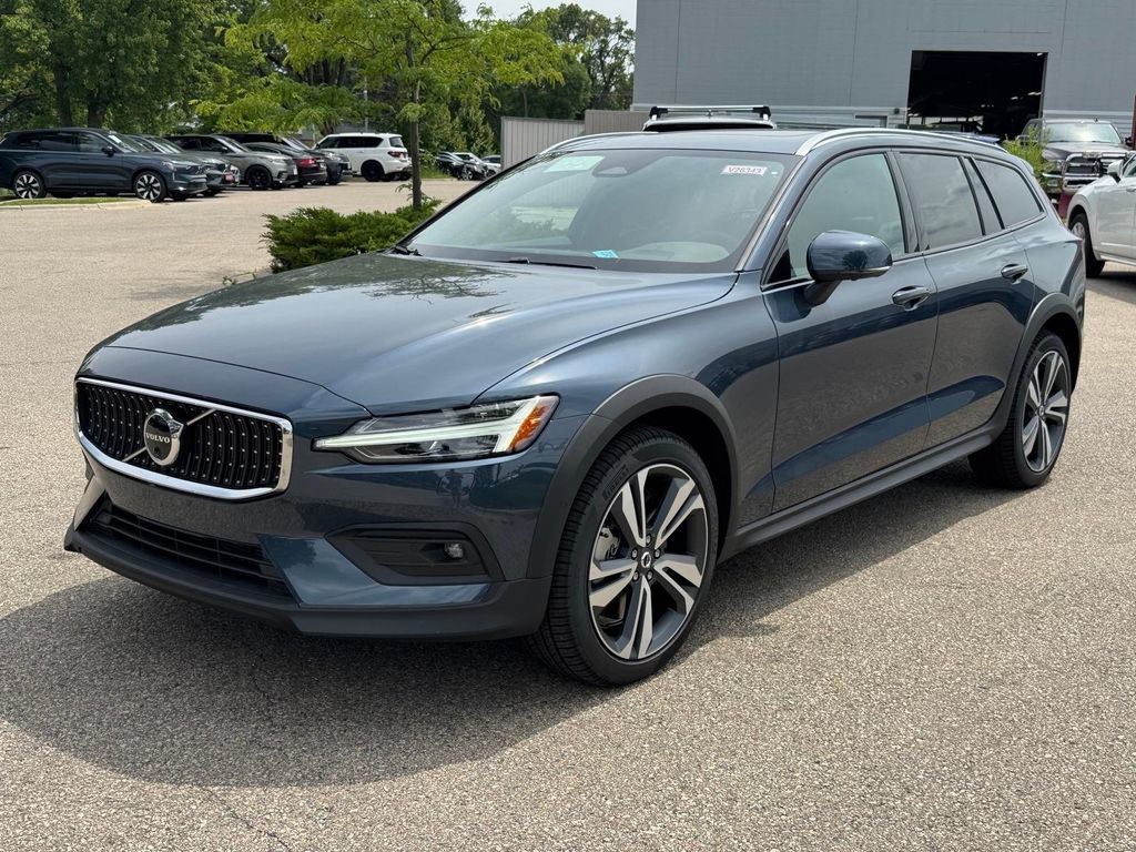 New 2026 Volvo V60 B5 Cross Country Plus w/ Climate Package AWD/4WD image 1