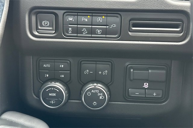 Used 2022 Chevrolet Tahoe Z71 w/ Z71 Off-Road Package image 44