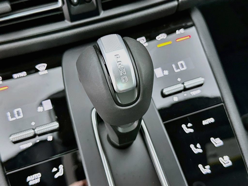New 2026 Porsche Macan AWD/4WD image 19