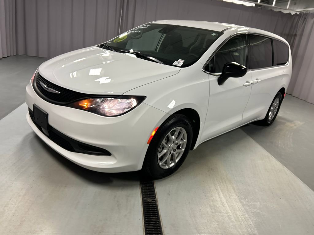 Used 2024 Chrysler Voyager LX FWD video 3