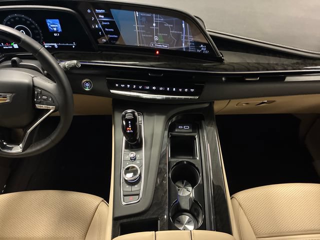 Certified 2024 Cadillac Escalade Premium Luxury w/ Performance Package AWD/4WD image 18