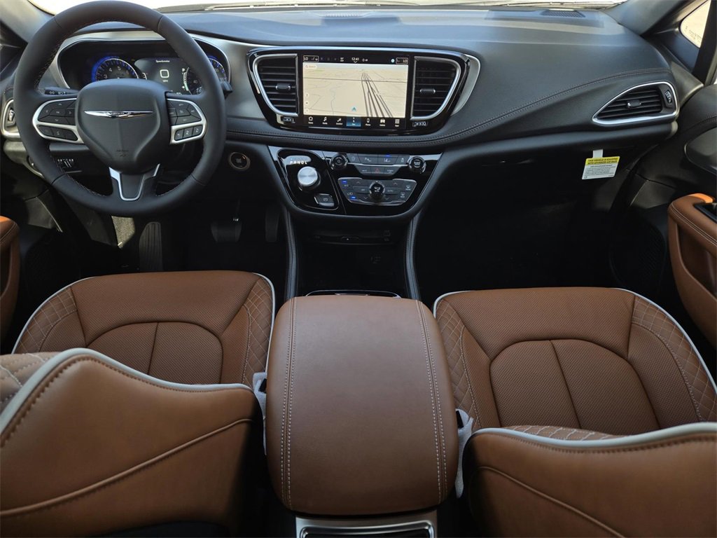 New 2026 Chrysler Pacifica Pinnacle w/ Trailer Tow Group image 16