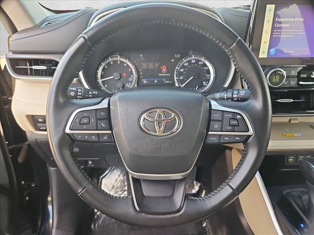 Used 2023 Toyota Highlander XLE w/ Protection Package #3 (TMS) AWD/4WD image 14
