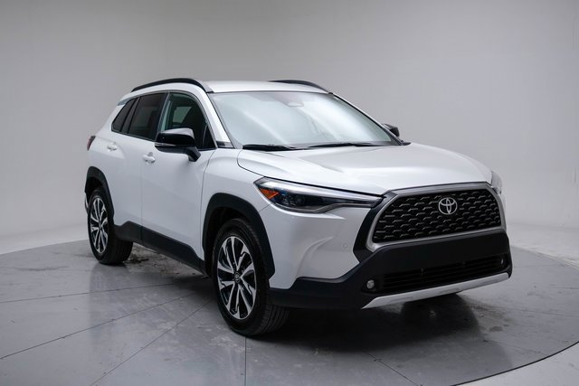 Certified 2025 Toyota Corolla Cross XLE image 7