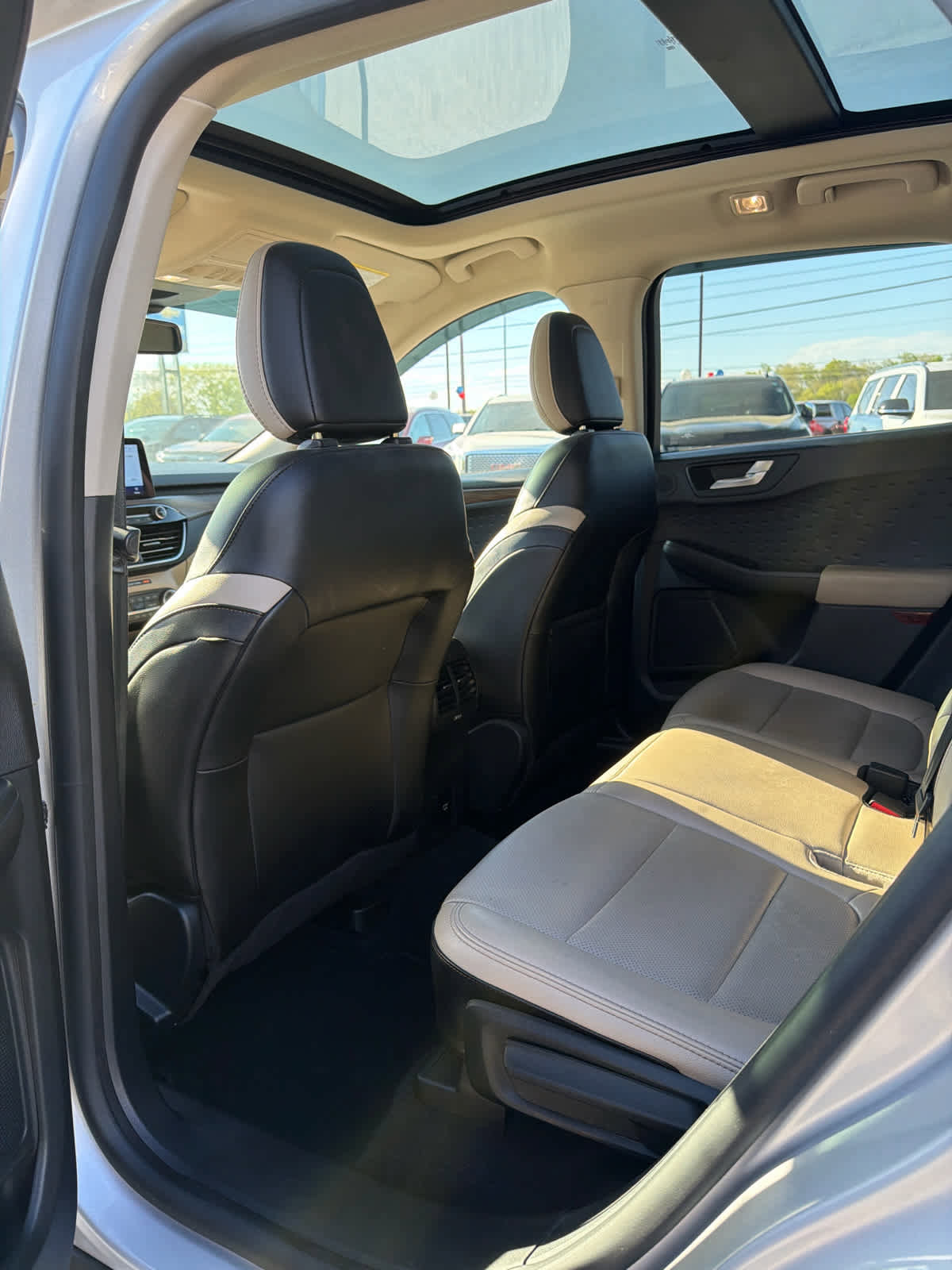 Used 2020 Ford Escape Titanium image 12