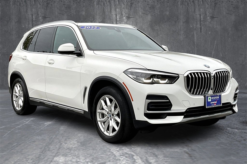 Used 2022 BMW X5 xDrive40i w/ Parking Assistance Package image 3