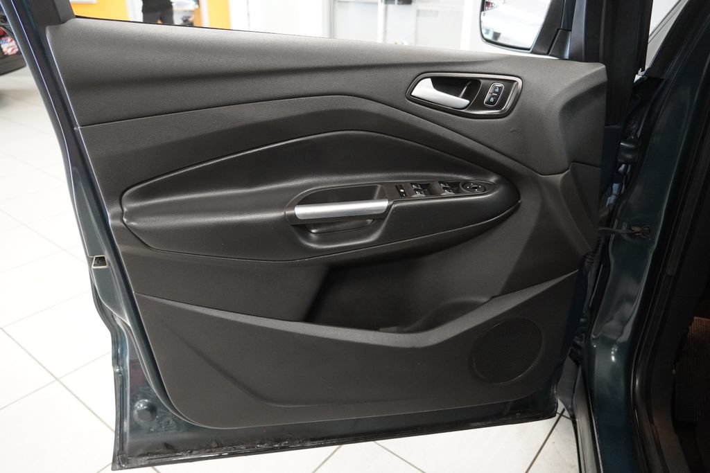 Used 2019 Ford Escape SE AWD/4WD image 16