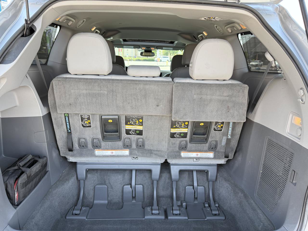 Used 2018 Toyota Sienna XLE AWD/4WD image 19