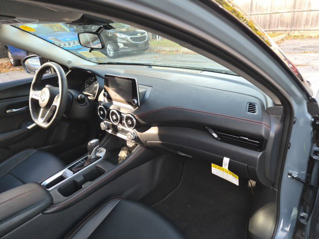 Used 2025 Nissan Sentra SR w/ SR Premium Package FWD image 10