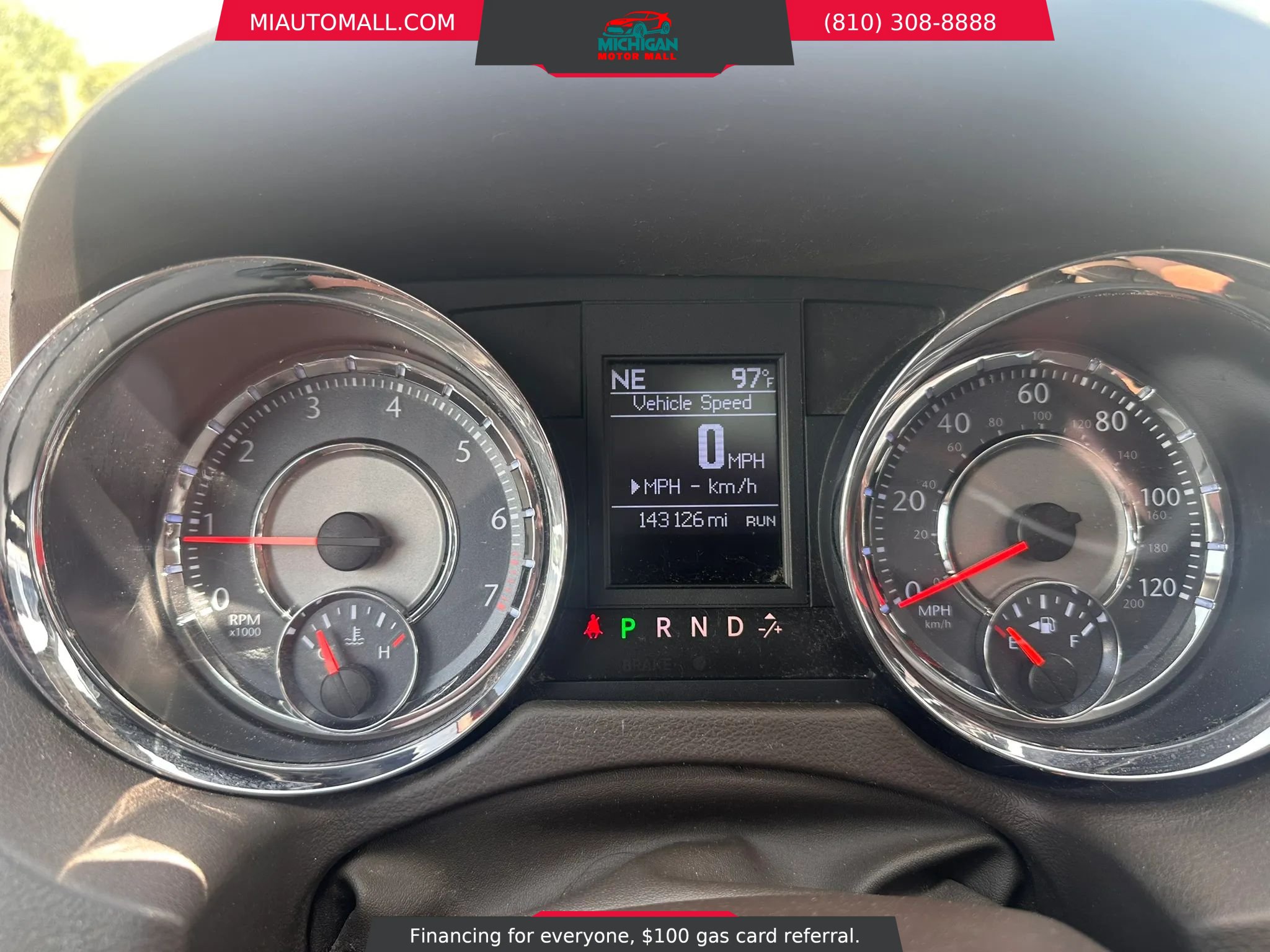 Used 2012 Chrysler Town & Country Limited w/ Luxury Group FWD image 8