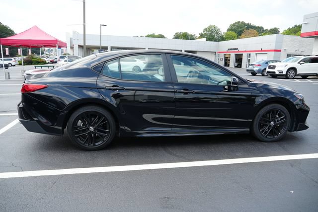 Used 2025 Toyota Camry SE FWD image 15