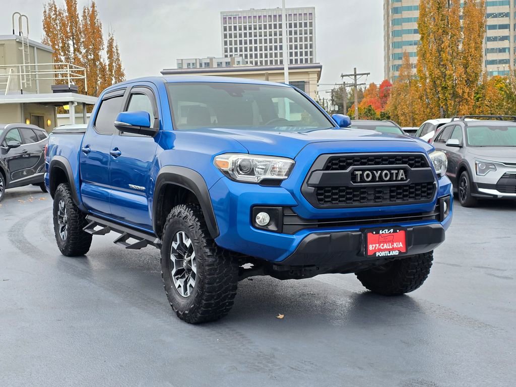 Used 2018 Toyota Tacoma TRD Off-Road image 7