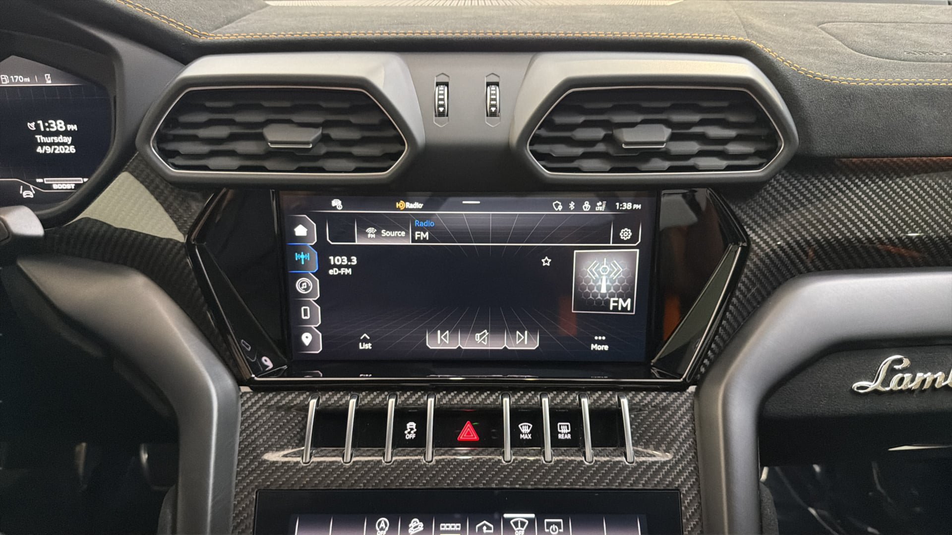 Used 2023 Lamborghini Urus Performante AWD/4WD image 25