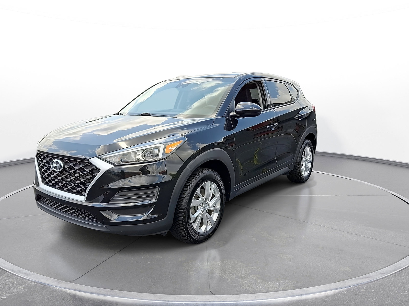 Used 2021 Hyundai Tucson SE w/ Cargo Package FWD image 3