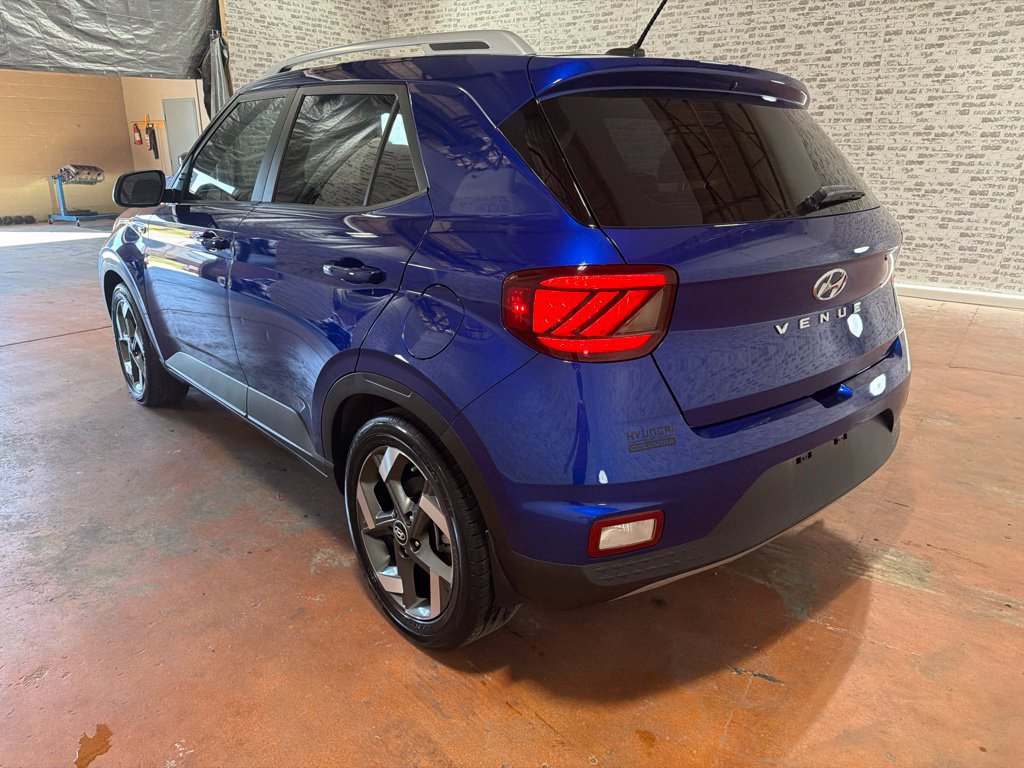 Certified 2024 Hyundai Venue Limited FWD image 5