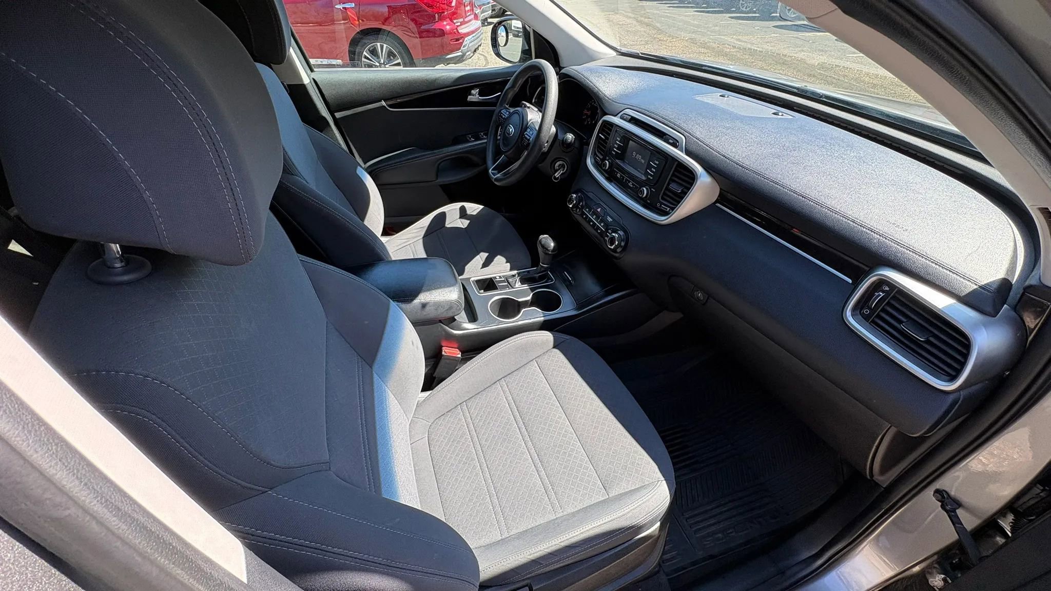 Used 2017 Kia Sorento FWD image 29