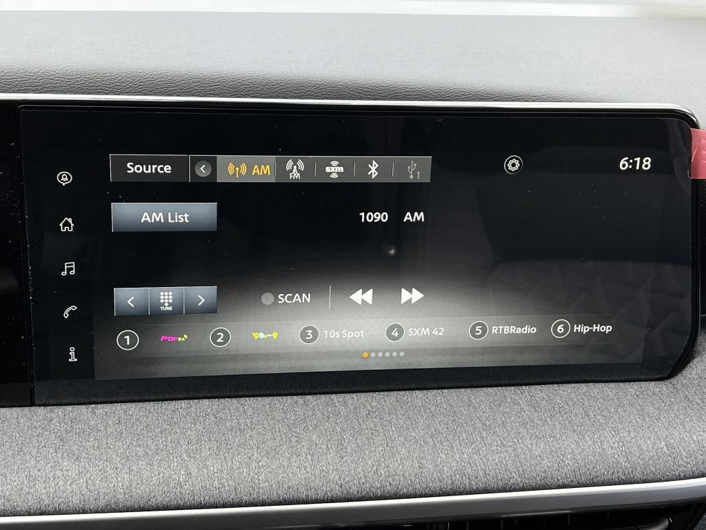 New 2025 Nissan Kicks SV w/ SV Premium Package AWD/4WD image 17