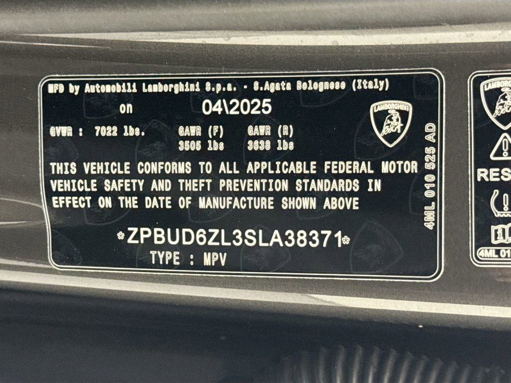 Used 2025 Lamborghini Urus SE image 35