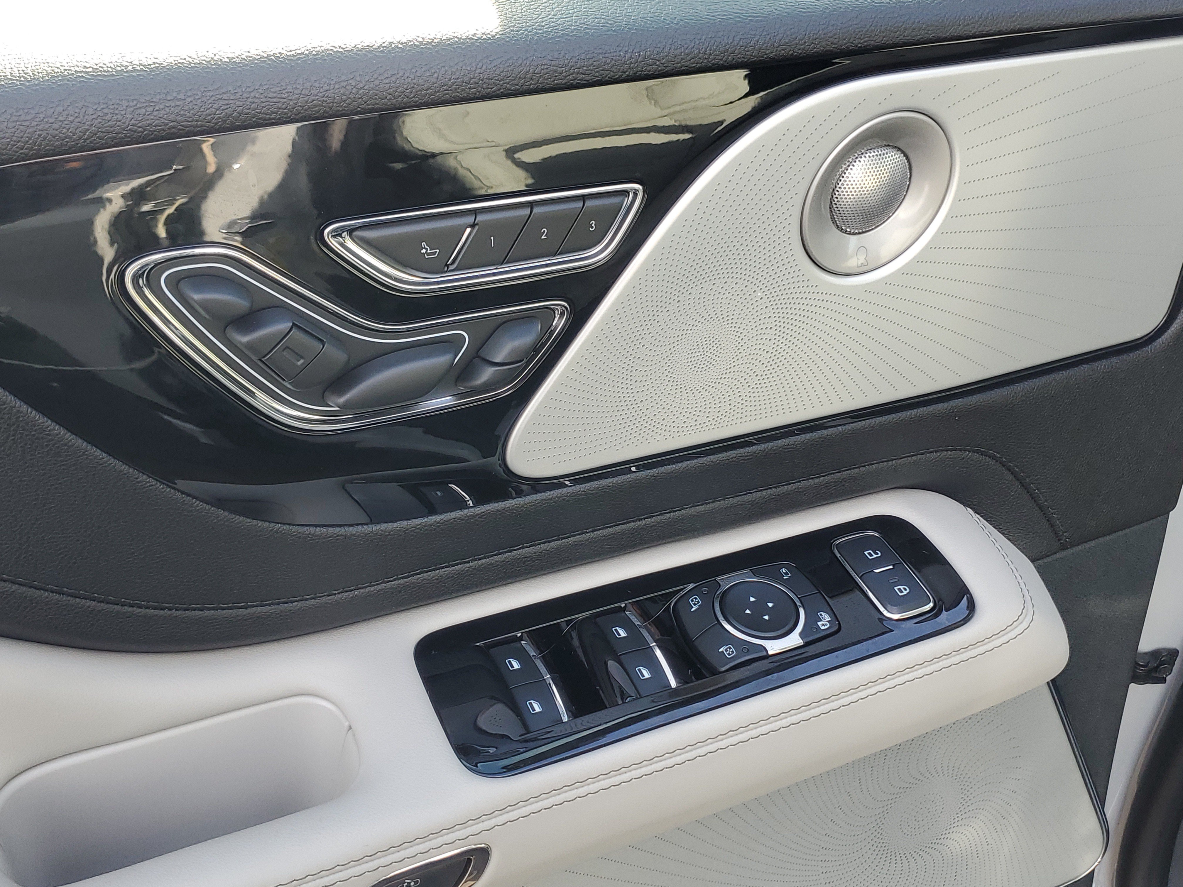 New 2027 Lincoln Aviator Reserve AWD/4WD image 9