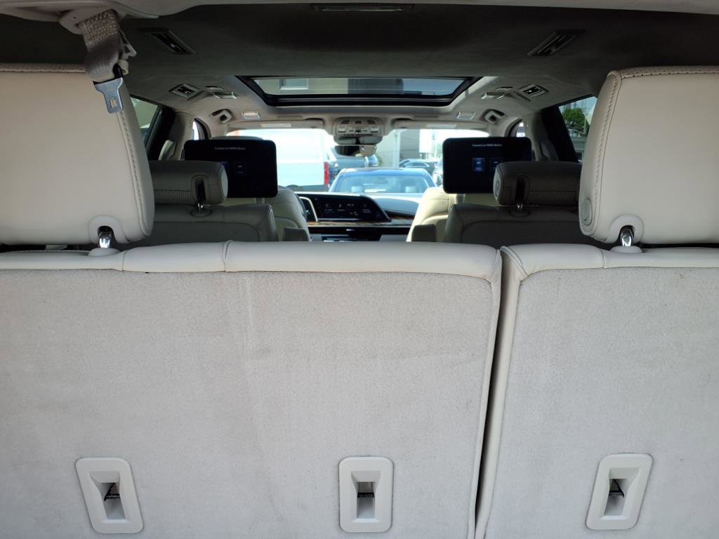 Certified 2023 Cadillac Escalade Premium Luxury Platinum image 15