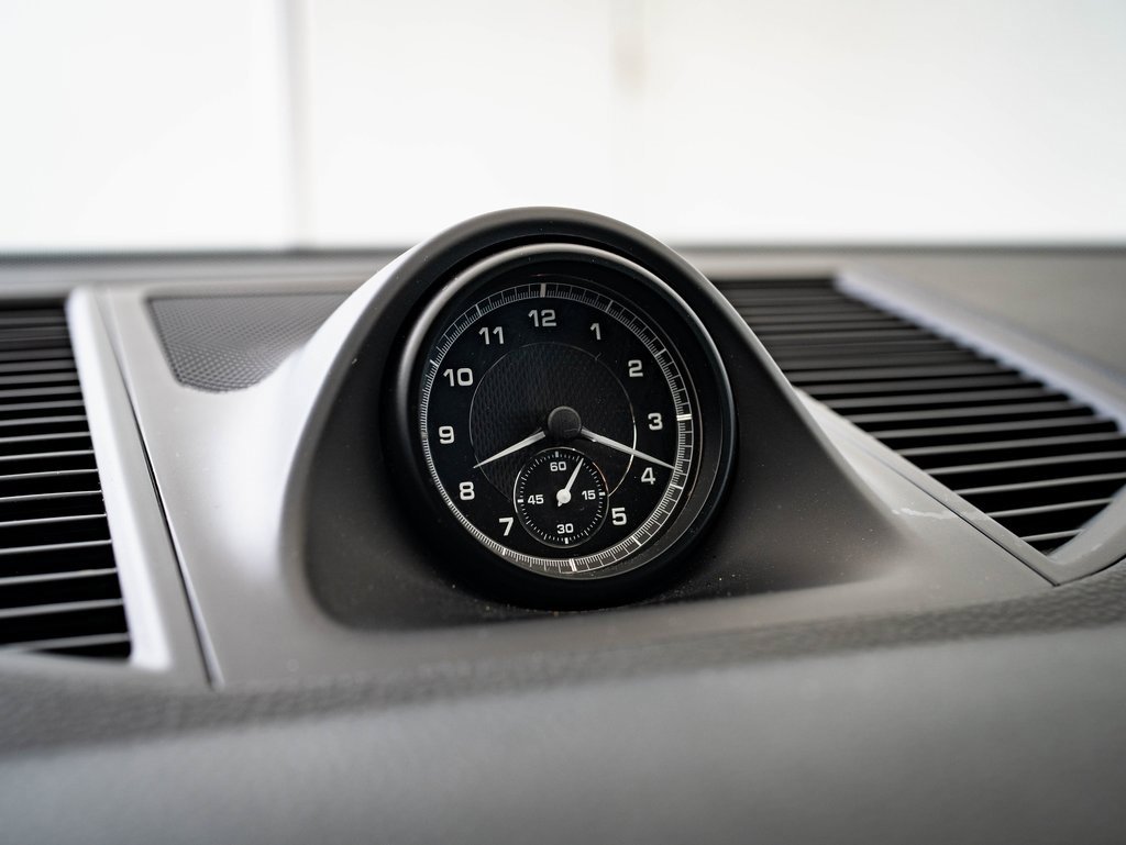 Certified 2023 Porsche Macan image 34