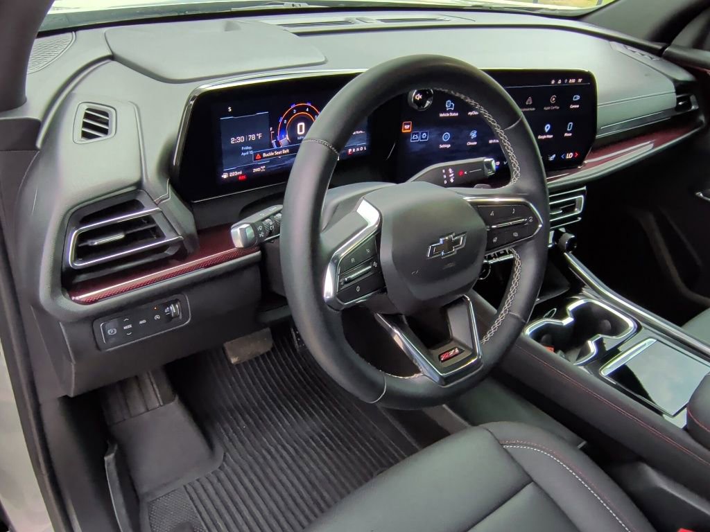 Used 2025 Chevrolet Traverse Z71 AWD/4WD image 14