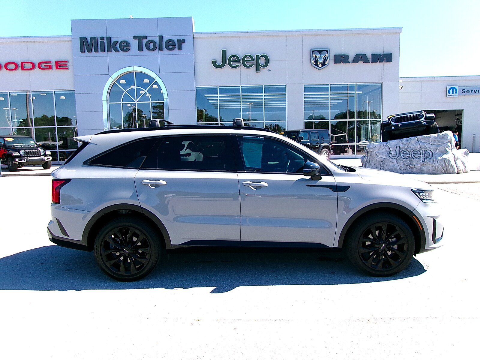Used 2022 Kia Sorento SX FWD image 5