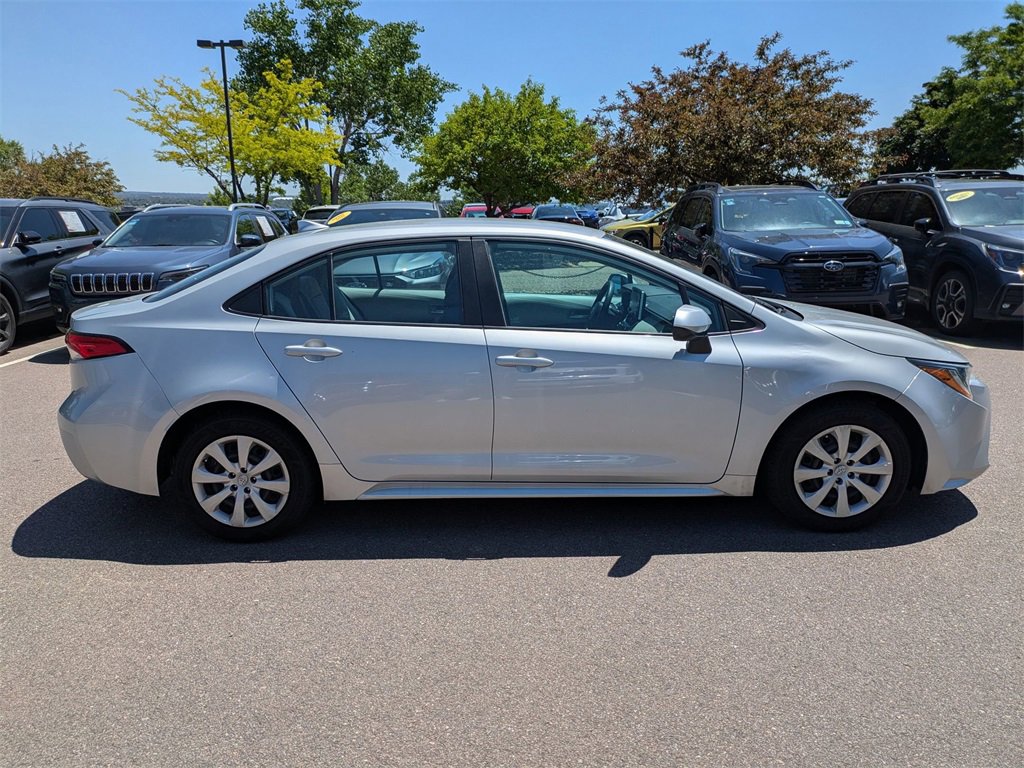Used 2021 Toyota Corolla LE image 2
