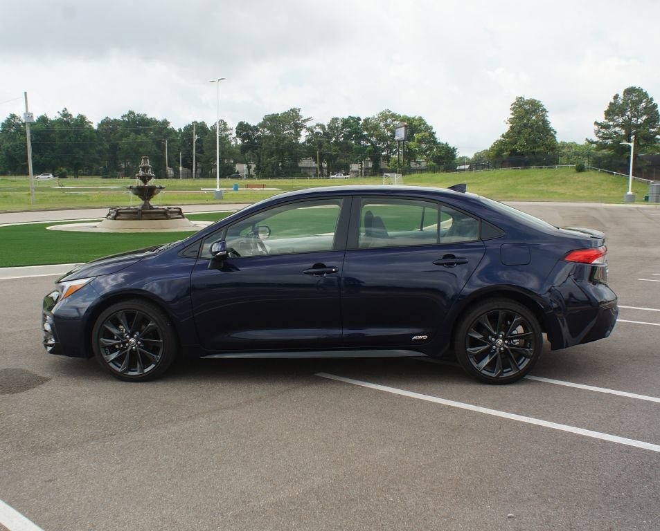 Used 2024 Toyota Corolla SE AWD/4WD image 12