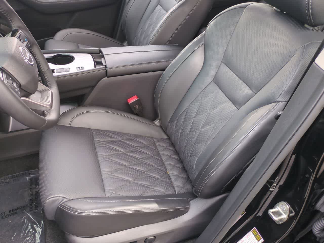 Used 2025 Nissan Rogue Platinum FWD image 17