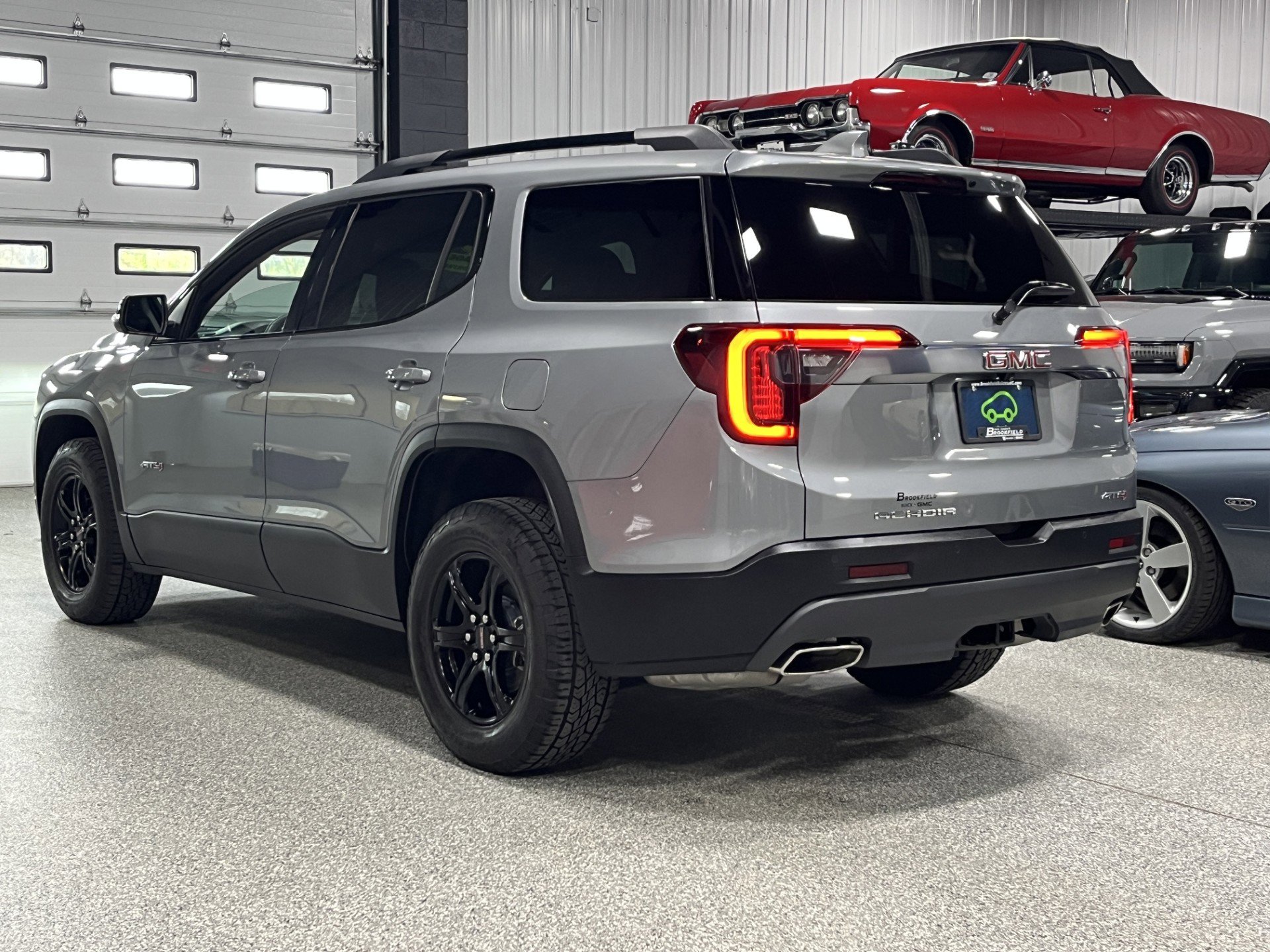 Used 2023 GMC Acadia AT4 w/ Trailering Package AWD/4WD image 3