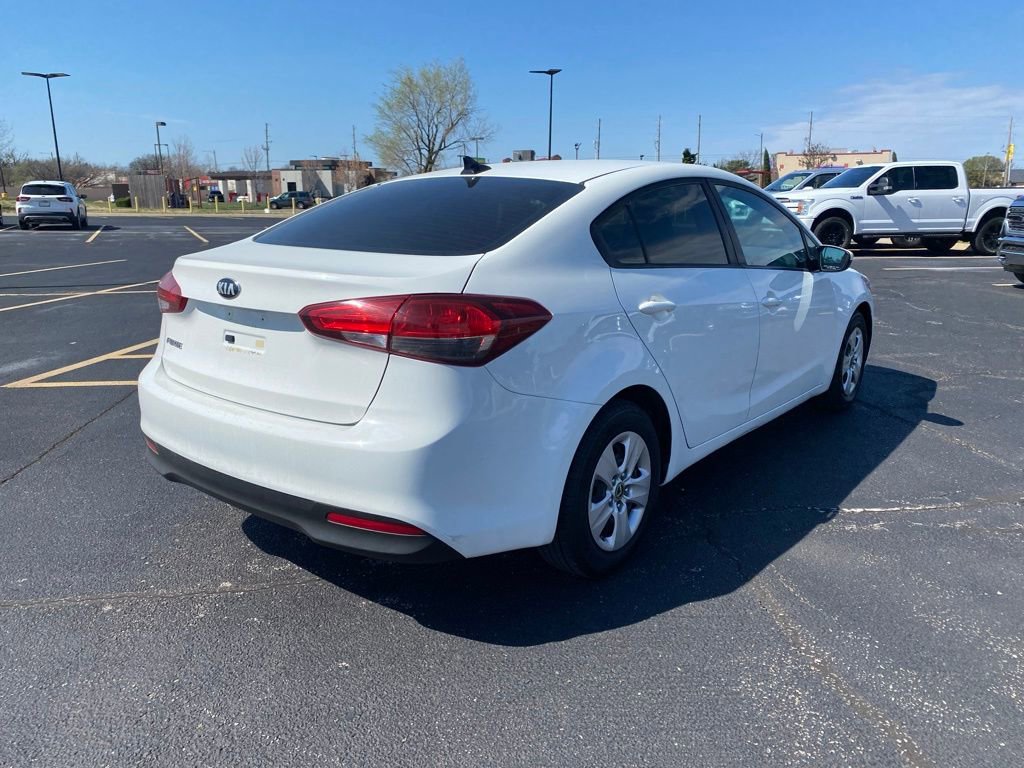 Used 2017 Kia Forte LX FWD image 9