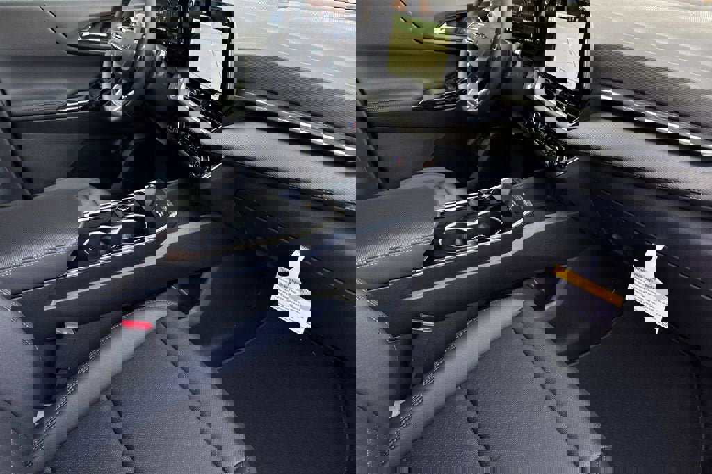 New 2026 Chevrolet Equinox LT w/ Convenience Package II image 16