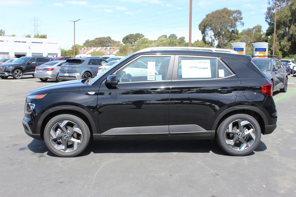 New 2026 Hyundai Venue SEL FWD image 2