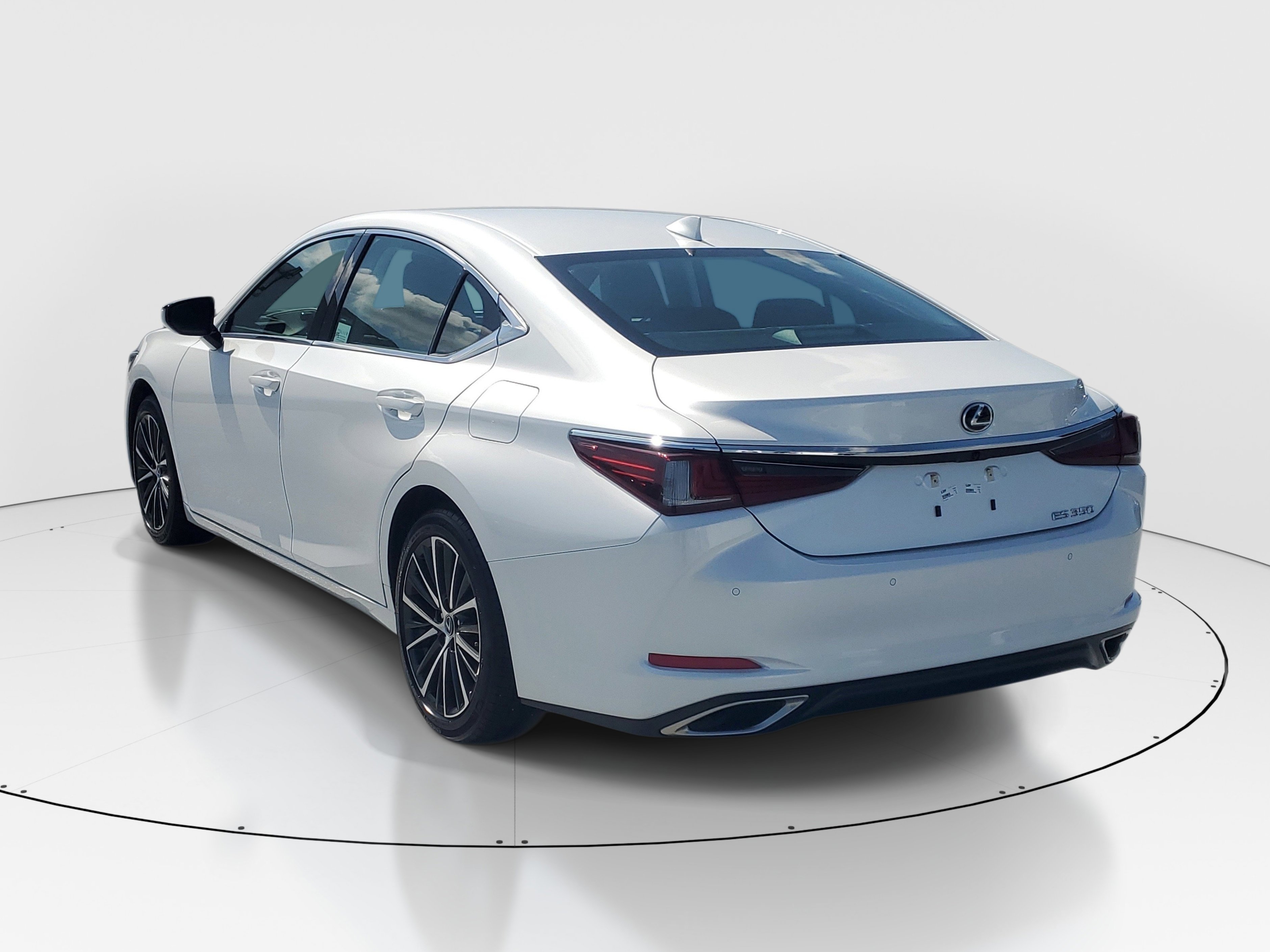 Used 2025 Lexus ES 350 w/ Premium Package FWD image 6