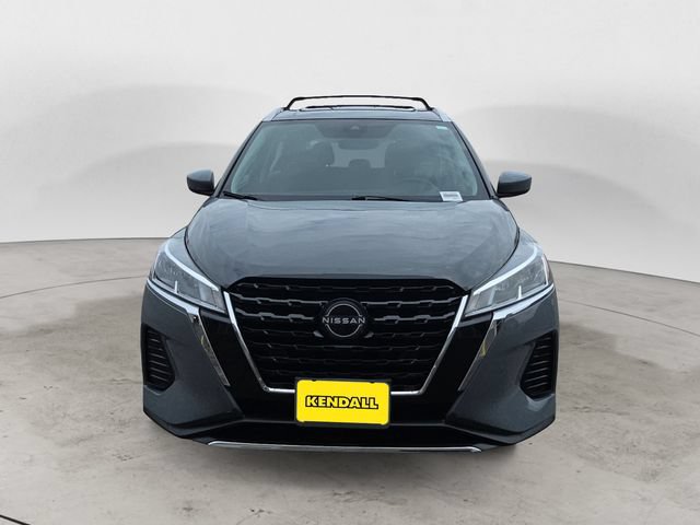 Used 2023 Nissan Kicks SV w/ Exterior Package FWD image 2