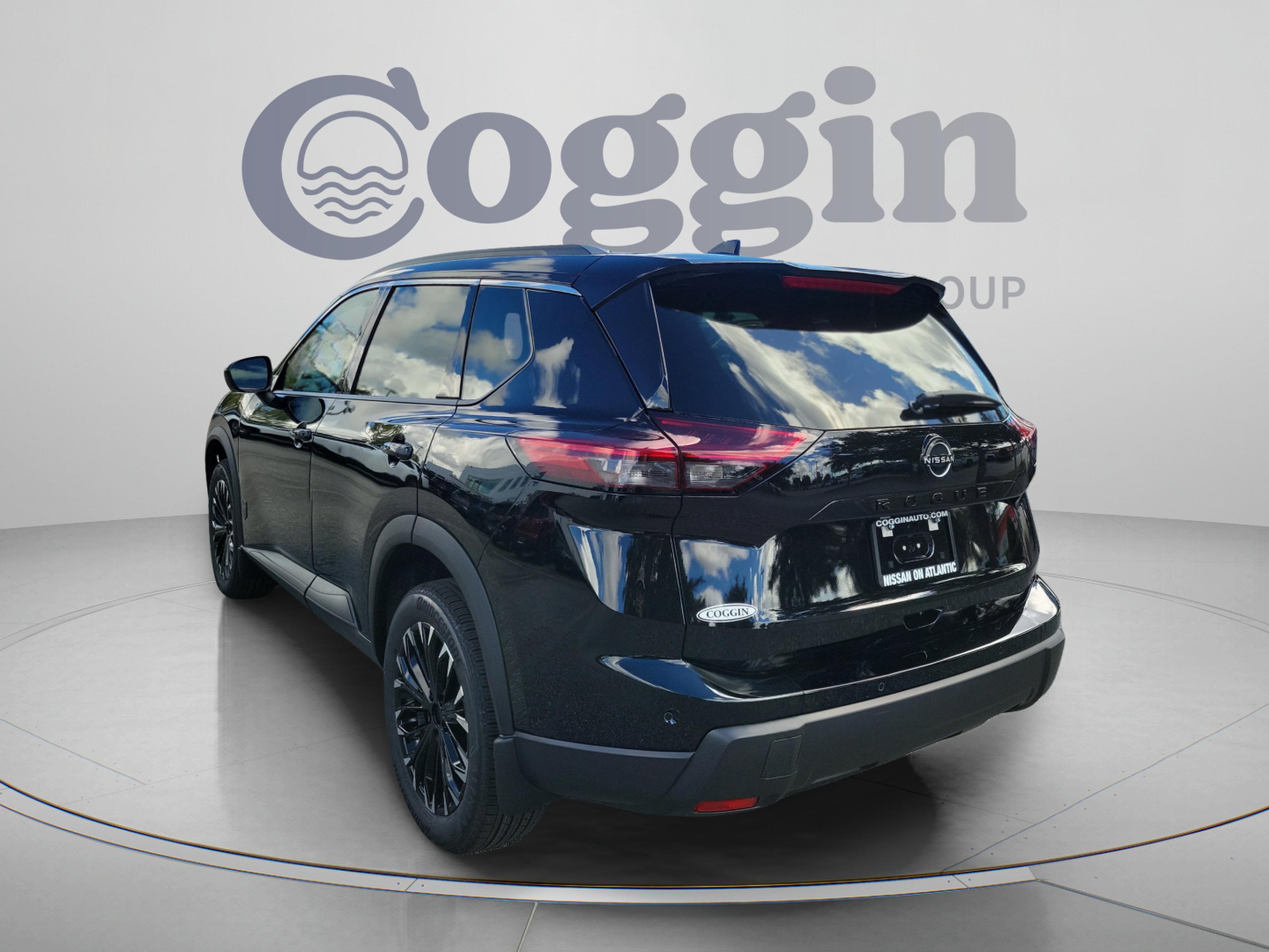 New 2026 Nissan Rogue Dark Armor FWD image 3