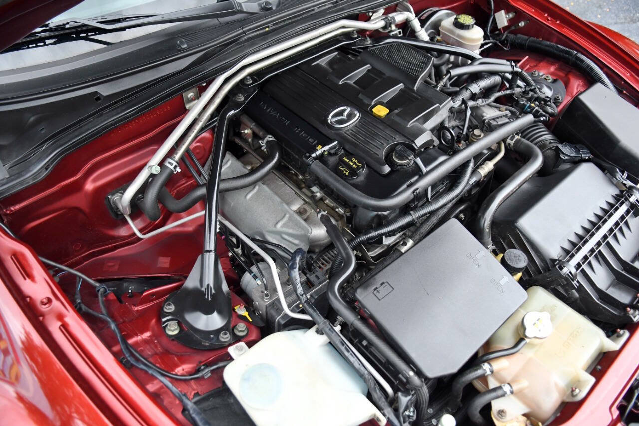 Used 2006 MAZDA MX-5 Miata Grand Touring w/ Premium Pkg RWD image 24