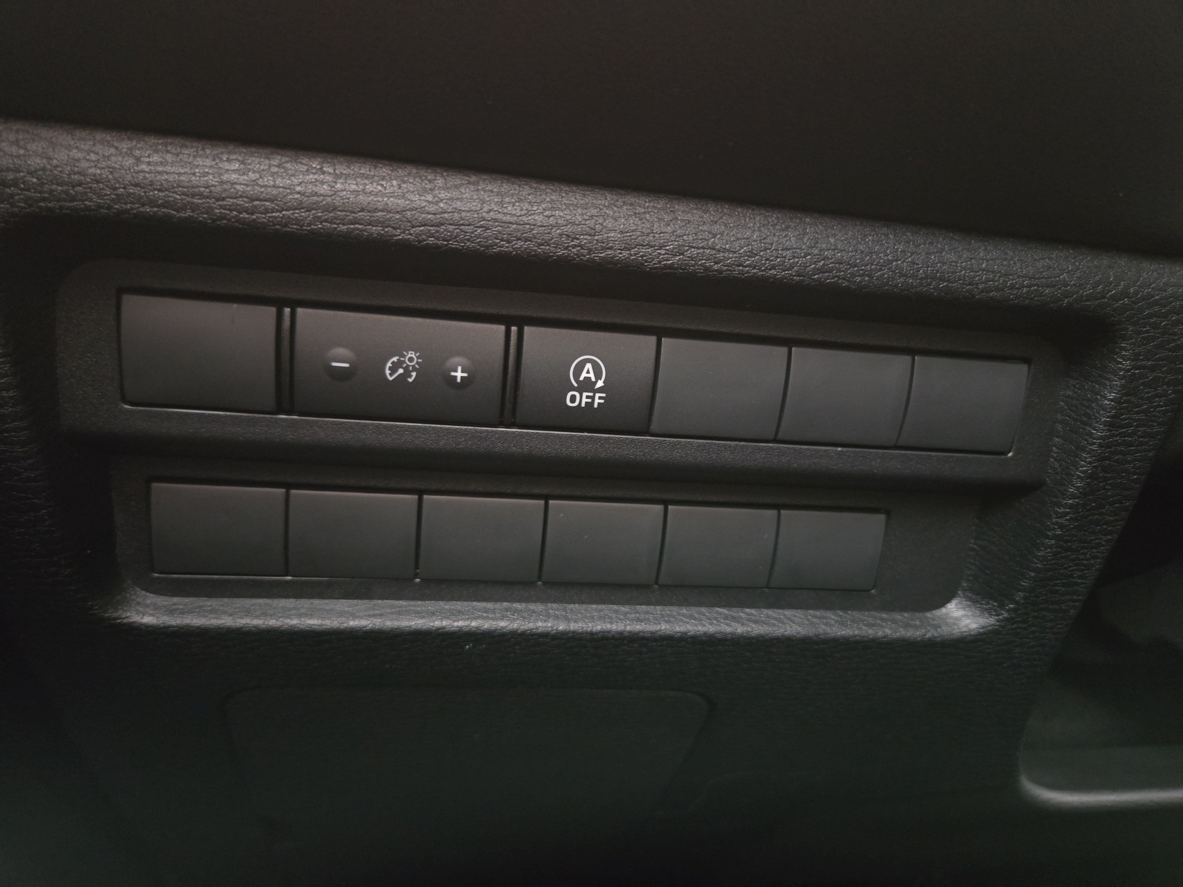 New 2026 Mitsubishi Outlander LE AWD/4WD image 25