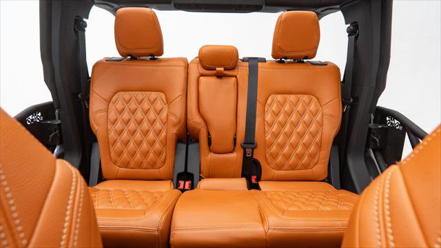 Used 2025 Ford Bronco CUSTOM image 36