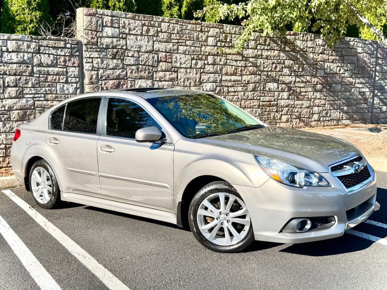 Used 2014 Subaru Legacy 2.5i Limited w/ Moonroof Package image 4