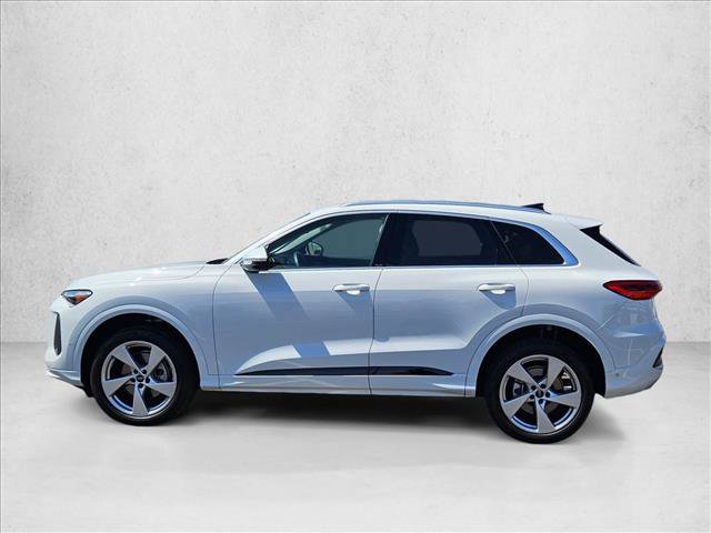 Certified 2025 Audi Q5 Premium Plus w/ Premium Plus AWD/4WD image 9