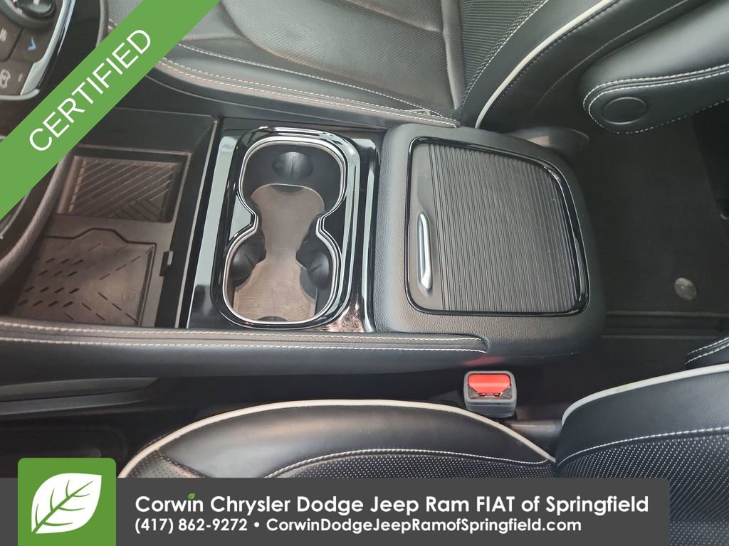 Certified 2025 Chrysler Pacifica Limited image 30