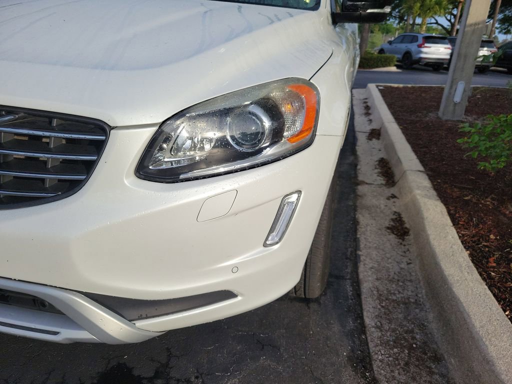 Used 2017 Volvo XC60 T5 Dynamic w/ Preferred Option Package image 6