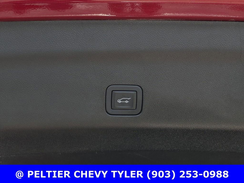 Used 2024 GMC Yukon Denali w/ Advanced Technology Package image 9