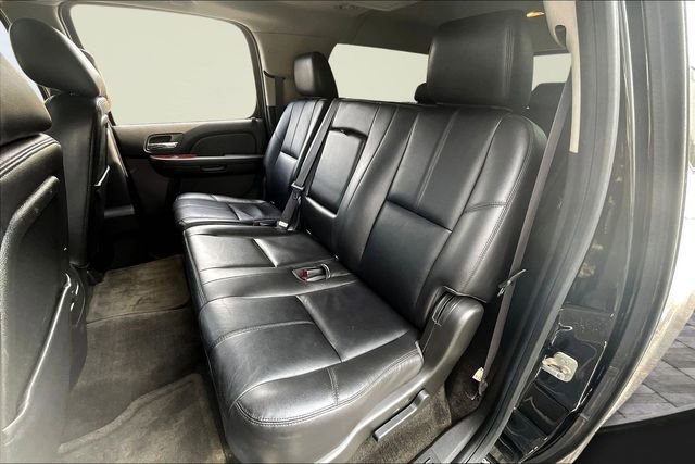 Used 2013 Chevrolet Suburban LT w/ Luxury Package image 21